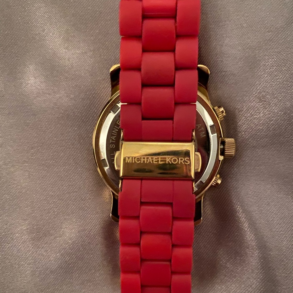 Michael kors pink watch